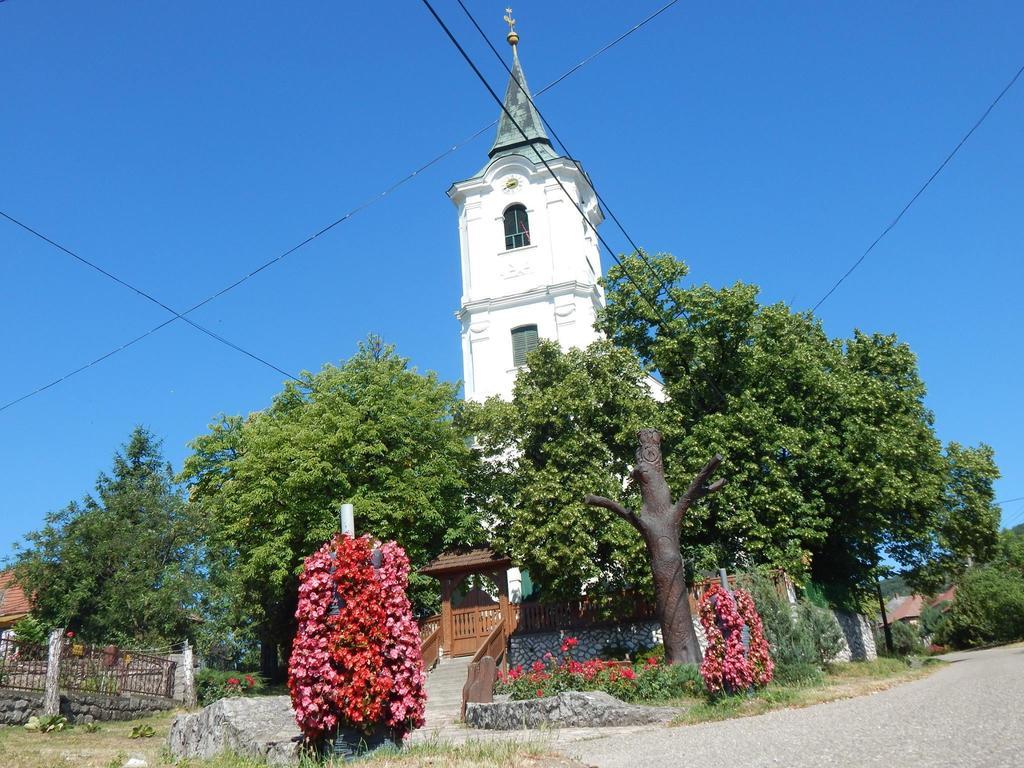 Отель Postakocsi Vendeghaz Kisgyor Экстерьер фото
